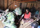 Satgas Yonif 621/Manuntung Bawa Solusi Kesehatan Hingga ke Honai Sinak